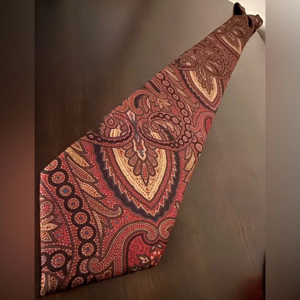 Courtenay Silk Paisley Neck Tie | Red Brown Earth Tone Vintage Classic Mens Tie